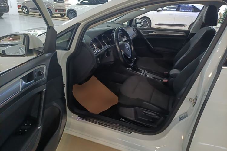 Used Volkswagen Golf 2018 1.6L Automatic Comfort Model Left Front Seat