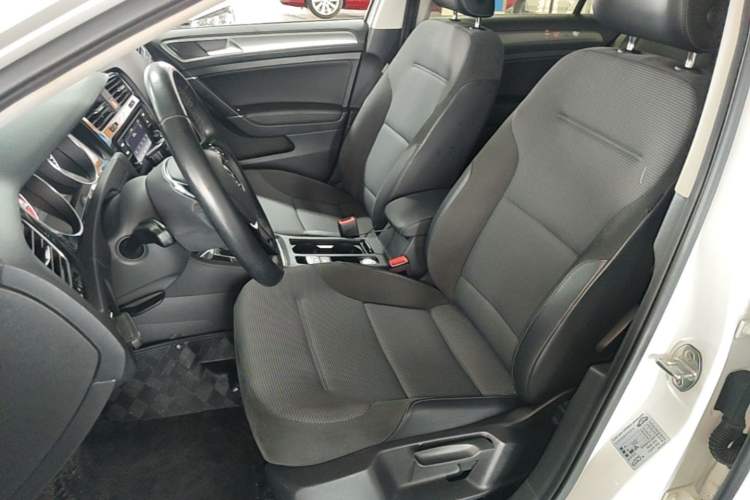Used Volkswagen Golf 2018 1.6L Automatic Comfort Model Left Front Seat
