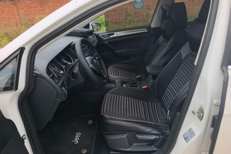 Used Volkswagen Golf 2018 1.6L Automatic Comfort Model Left Front Seat