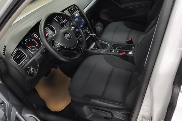 Used Volkswagen Golf 2018 1.6L Automatic Comfort Model Left Front Seat