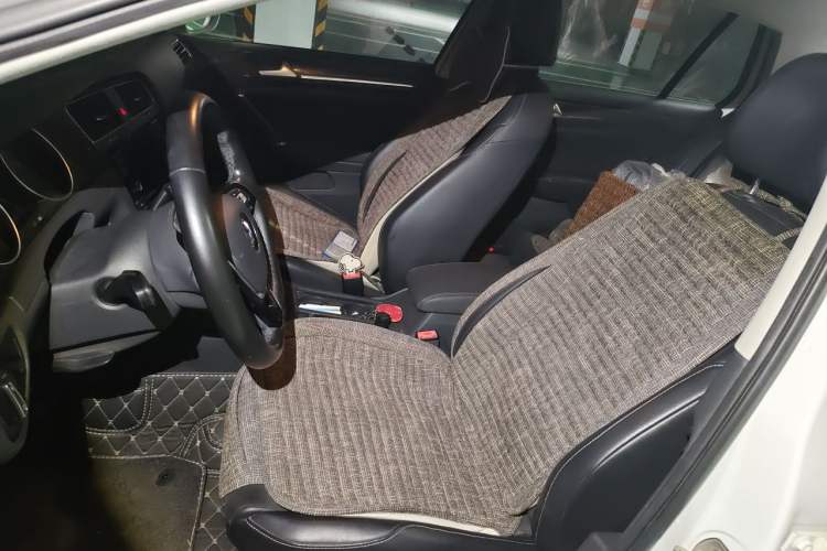 Used Volkswagen Golf 2018 230TSI Automatic Luxury Version Left Front Seat