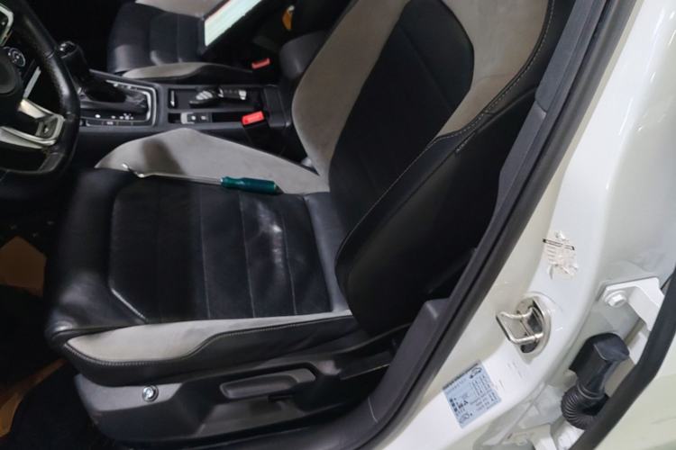 Used Volkswagen Golf 2018 280TSI Automatic R-Line Model Left Front Seat
