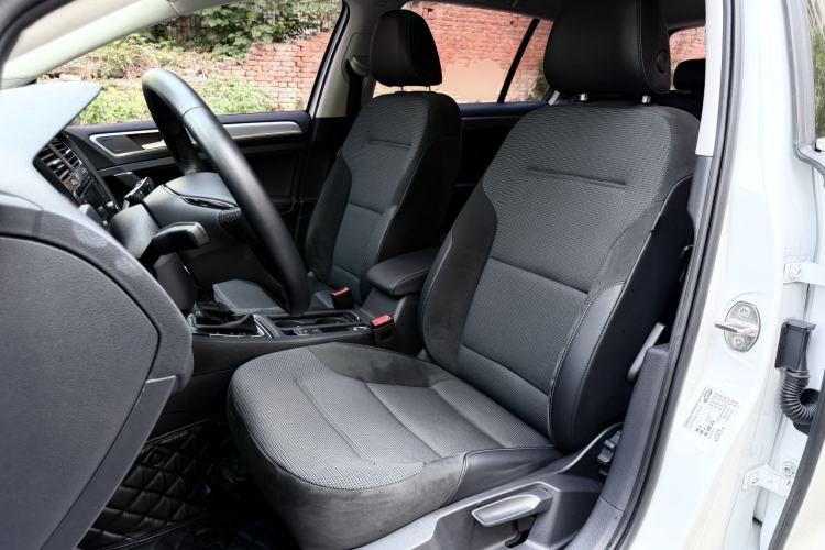 Used Volkswagen Golf 2018 1.6L Automatic Comfort Model Left Front Seat