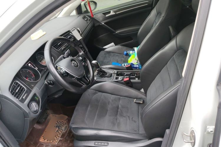 Used Volkswagen Golf 2018 230TSI Automatic Luxury Version Left Front Seat