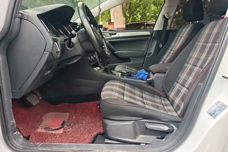 Used Volkswagen Golf 2018 1.6L Automatic Comfort Model Left Front Seat