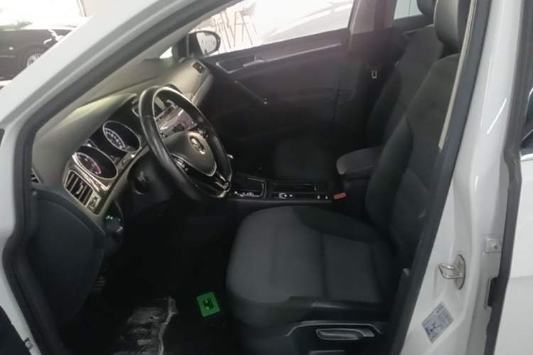 Used Volkswagen Golf 2018 230TSI Automatic Comfort Model Left Front Seat