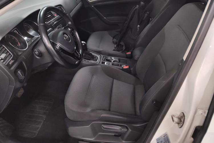 Used Volkswagen Golf 2018 1.6L Automatic Comfort Model Left Front Seat