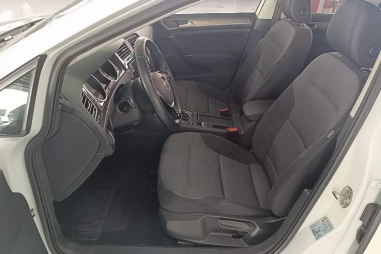 Used Volkswagen Golf 2018 1.6L Automatic Comfort Model Left Front Seat