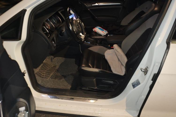 Used Volkswagen Golf 2018 280TSI Automatic R-Line Model Left Front Seat