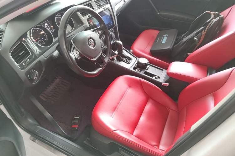 Used Volkswagen Golf 2018 230TSI Automatic Comfort Model Left Front Seat