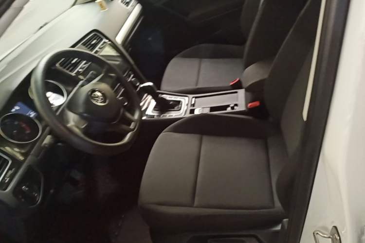 Used Volkswagen Golf 2018 1.6L Automatic Fashion Model Left Front Seat