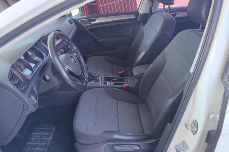 Used Volkswagen Golf 2018 230TSI Automatic Comfort Model Left Front Seat