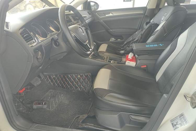 Used Volkswagen Golf 2018 230TSI Automatic Comfort Model Left Front Seat