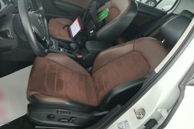 Used Volkswagen Golf 2018 230TSI Automatic Luxury Version Left Front Seat