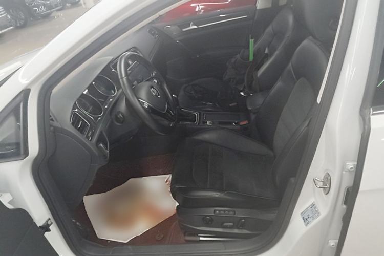 Used Volkswagen Golf 2018 230TSI Automatic Luxury Version Left Front Seat