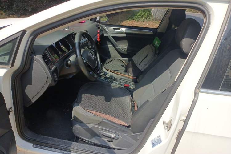 Used Volkswagen Golf 2018 1.6L Automatic Comfort Model Left Front Seat