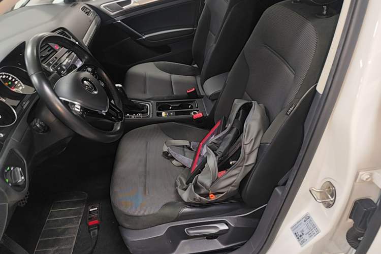Used Volkswagen Golf 2018 230TSI Automatic Comfort Model Left Front Seat