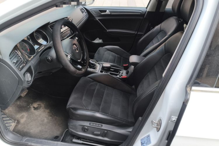 Used Volkswagen Golf 2018 230TSI Automatic Luxury Version Left Front Seat
