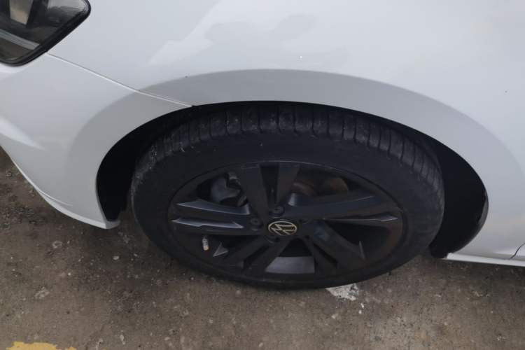Used Volkswagen Golf 2018 230TSI Automatic Luxury Version Left Front Wheel Hub