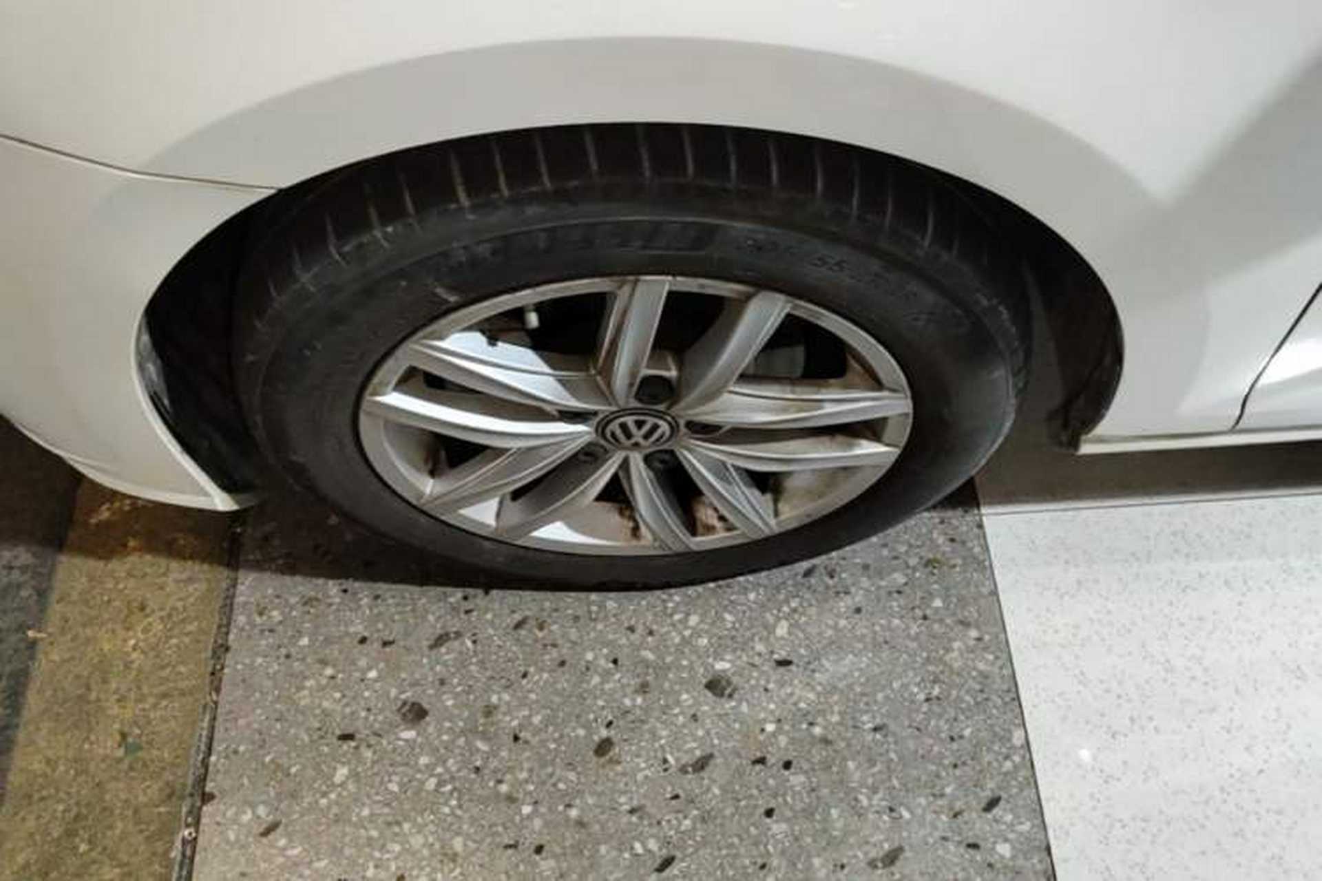 Used Volkswagen Golf 2018 230TSI Automatic Comfort Model Left Front Wheel Hub