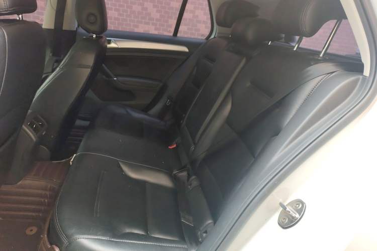 Used Volkswagen Golf 2018 1.6L Automatic Comfort Model Left Rear Seat