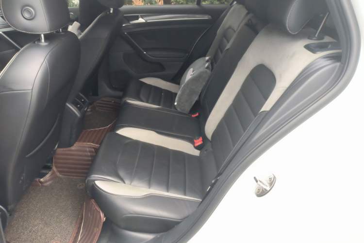 Used Volkswagen Golf 2018 280TSI Automatic R-Line Model Left Rear Seat