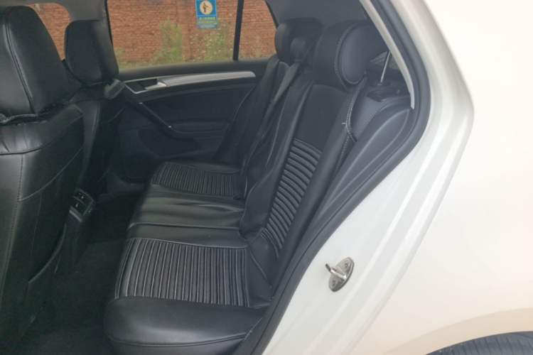 Used Volkswagen Golf 2018 1.6L Automatic Comfort Model Left Rear Seat
