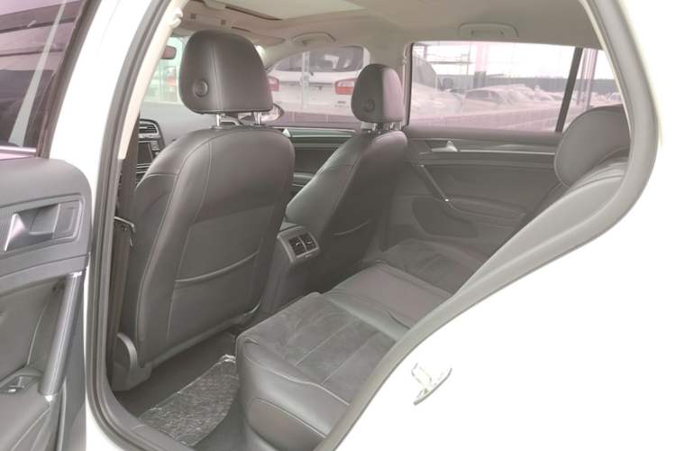 Used Volkswagen Golf 2018 230TSI Automatic Luxury Version Left Rear Seat