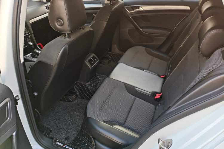 Used Volkswagen Golf 2018 230TSI Automatic Comfort Model Left Rear Seat