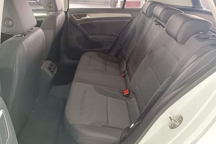 Used Volkswagen Golf 2018 1.6L Automatic Comfort Model Left Rear Seat