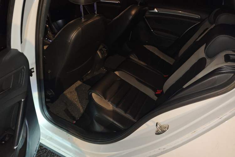 Used Volkswagen Golf 2018 280TSI Automatic R-Line Model Left Rear Seat