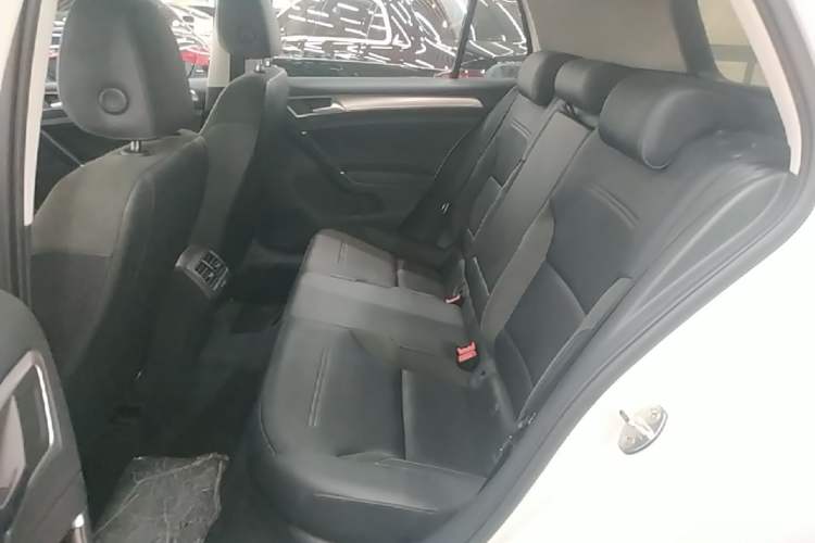 Used Volkswagen Golf 2018 230TSI Automatic Comfort Model Left Rear Seat