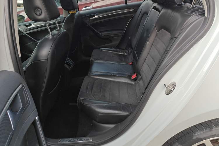 Used Volkswagen Golf 2018 230TSI Automatic Luxury Version Left Rear Seat