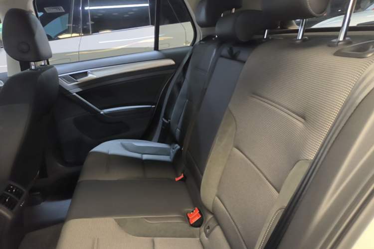 Used Volkswagen Golf 2018 1.6L Automatic Comfort Model Left Rear Seat