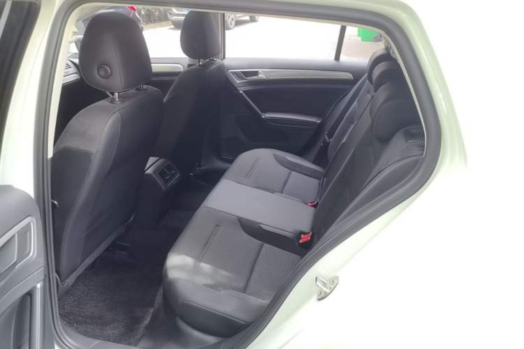 Used Volkswagen Golf 2018 1.6L Automatic Comfort Model Left Rear Seat
