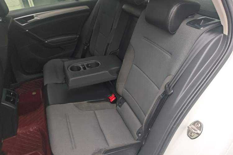 Used Volkswagen Golf 2018 1.6L Automatic Comfort Model Left Rear Seat