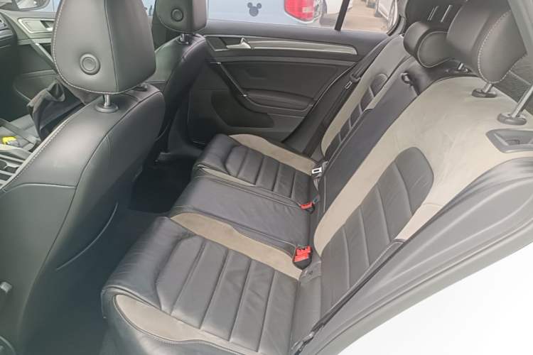 Used Volkswagen Golf 2018 280TSI Automatic R-Line Model Left Rear Seat