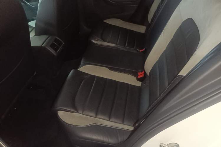 Used Volkswagen Golf 2018 280TSI Automatic R-Line Model Left Rear Seat