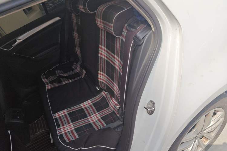 Used Volkswagen Golf 2018 230TSI Automatic Comfort Model Left Rear Seat