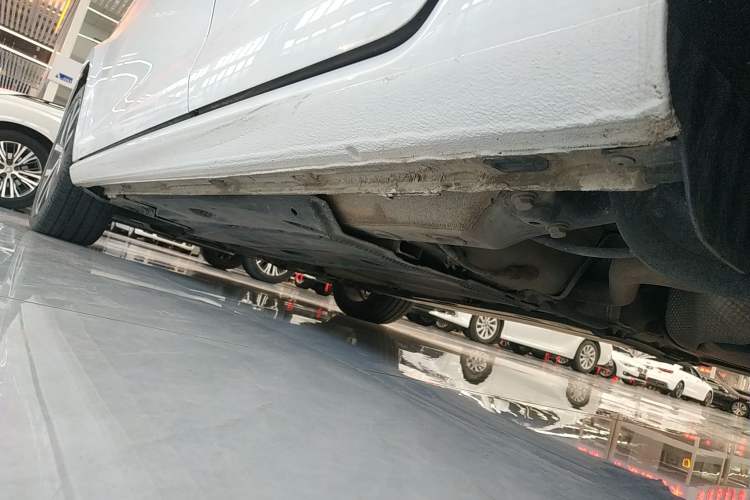 Used Volkswagen Golf 2018 230TSI Automatic Luxury Version Left Side Sill