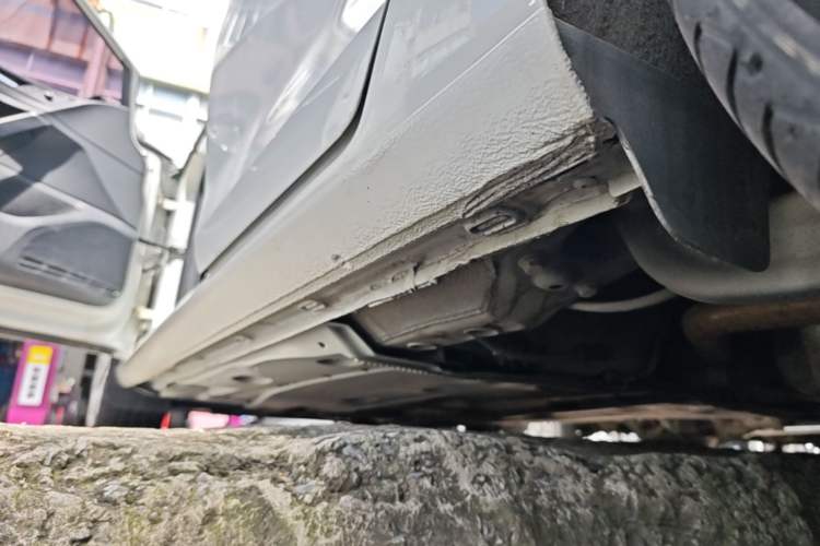 Used Volkswagen Golf 2018 230TSI Automatic Luxury Version Left Side Sill
