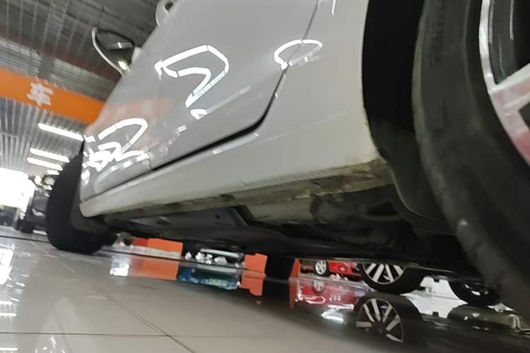 Used Volkswagen Golf 2018 230TSI Automatic Luxury Version Left Side Sill