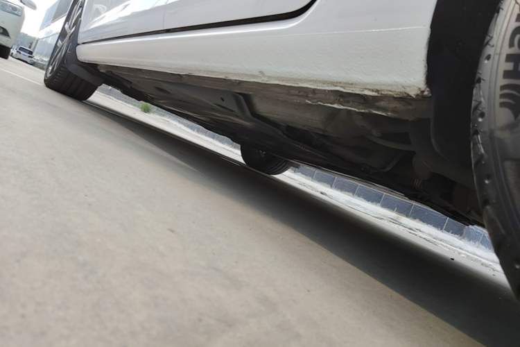 Used Volkswagen Golf 2018 230TSI Automatic Luxury Version Left Side Sill