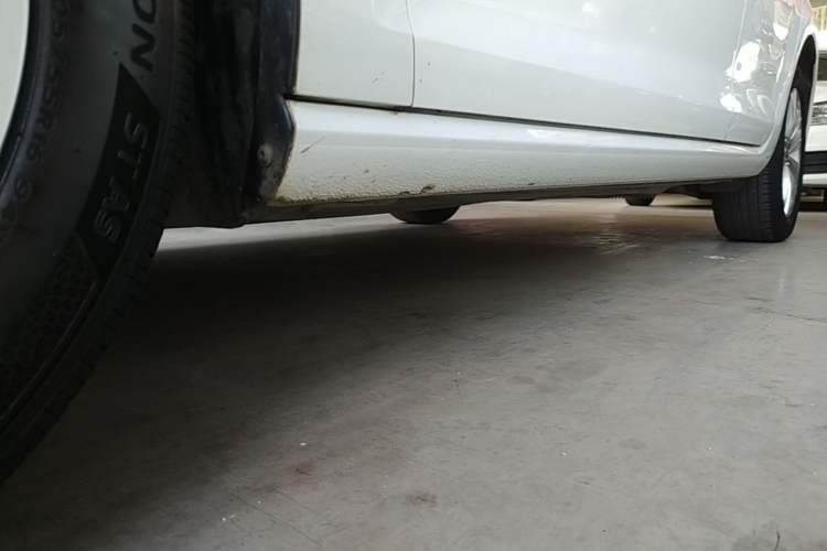 Used Volkswagen Golf 2018 230TSI Automatic Comfort Model Left Side Sill