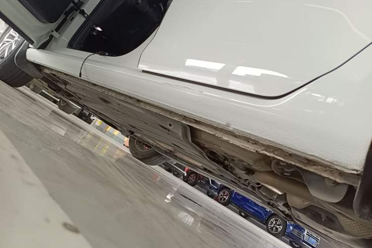 Used Volkswagen Golf 2018 1.6L Automatic Comfort Model Left Side Sill