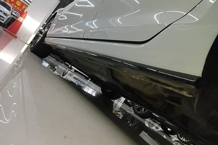 Used Volkswagen Golf 2018 280TSI Automatic R-Line Model Left Side Sill