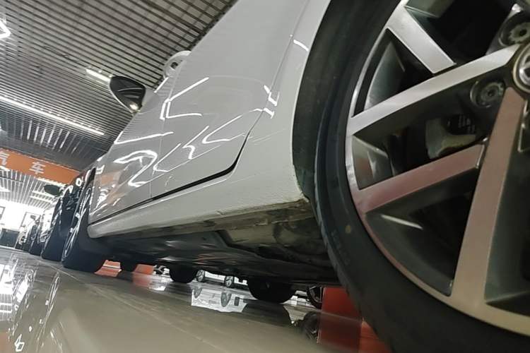 Used Volkswagen Golf 2018 230TSI Automatic Luxury Version Left Side Sill