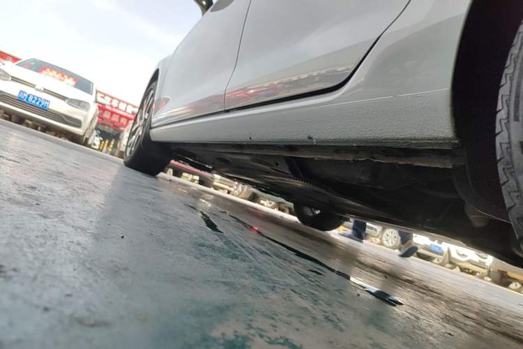 Used Volkswagen Golf 2018 230TSI Automatic Luxury Version Left Side Sill