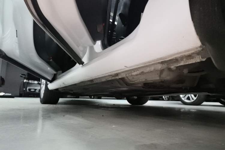 Used Volkswagen Golf 2018 230TSI Automatic Comfort Model Left Side Sill