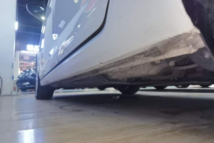 Used Volkswagen Golf 2018 230TSI Automatic Comfort Model Left Side Sill
